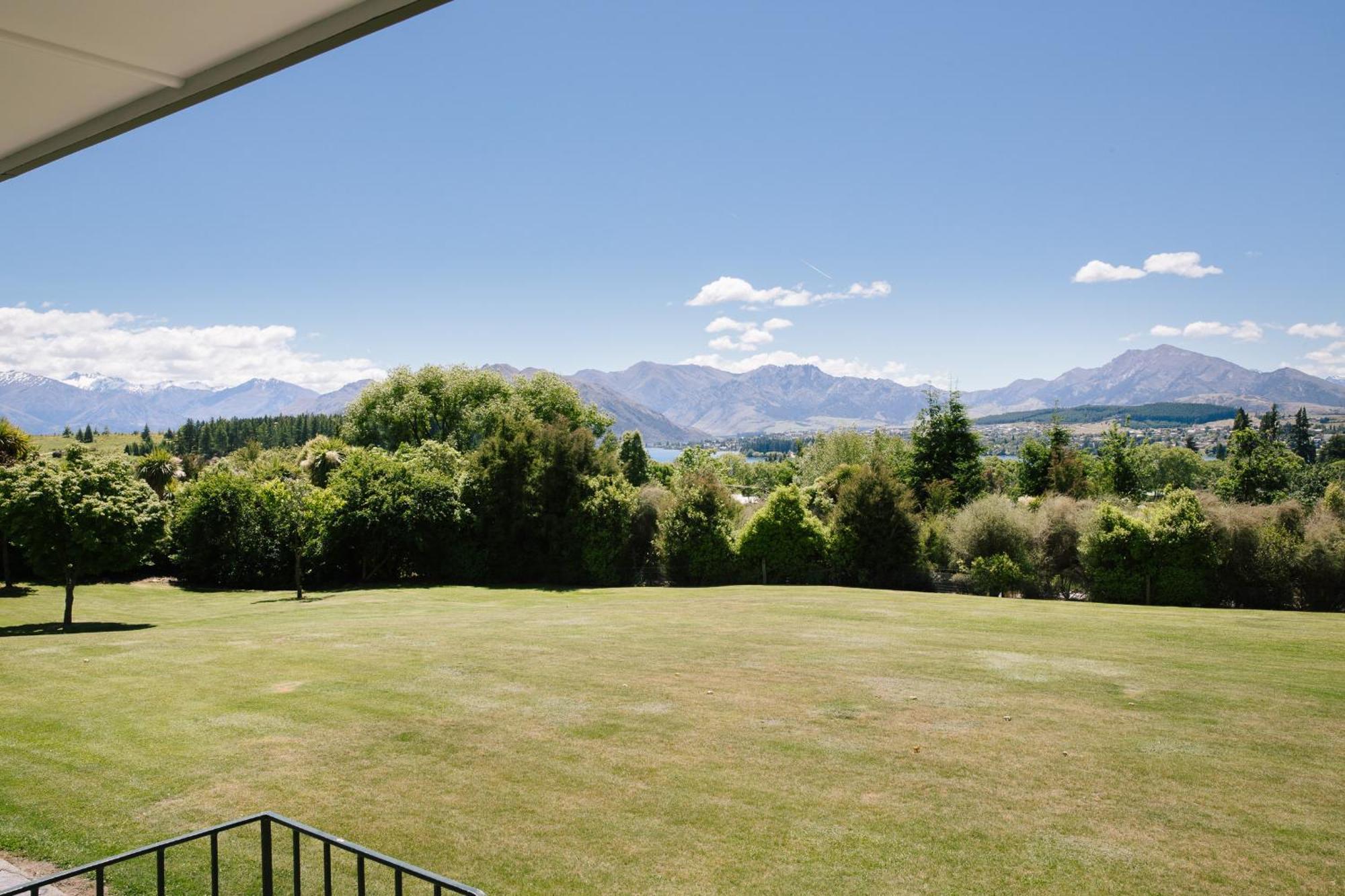 Wanaka Top 10 Holiday Park Hotel Exterior photo