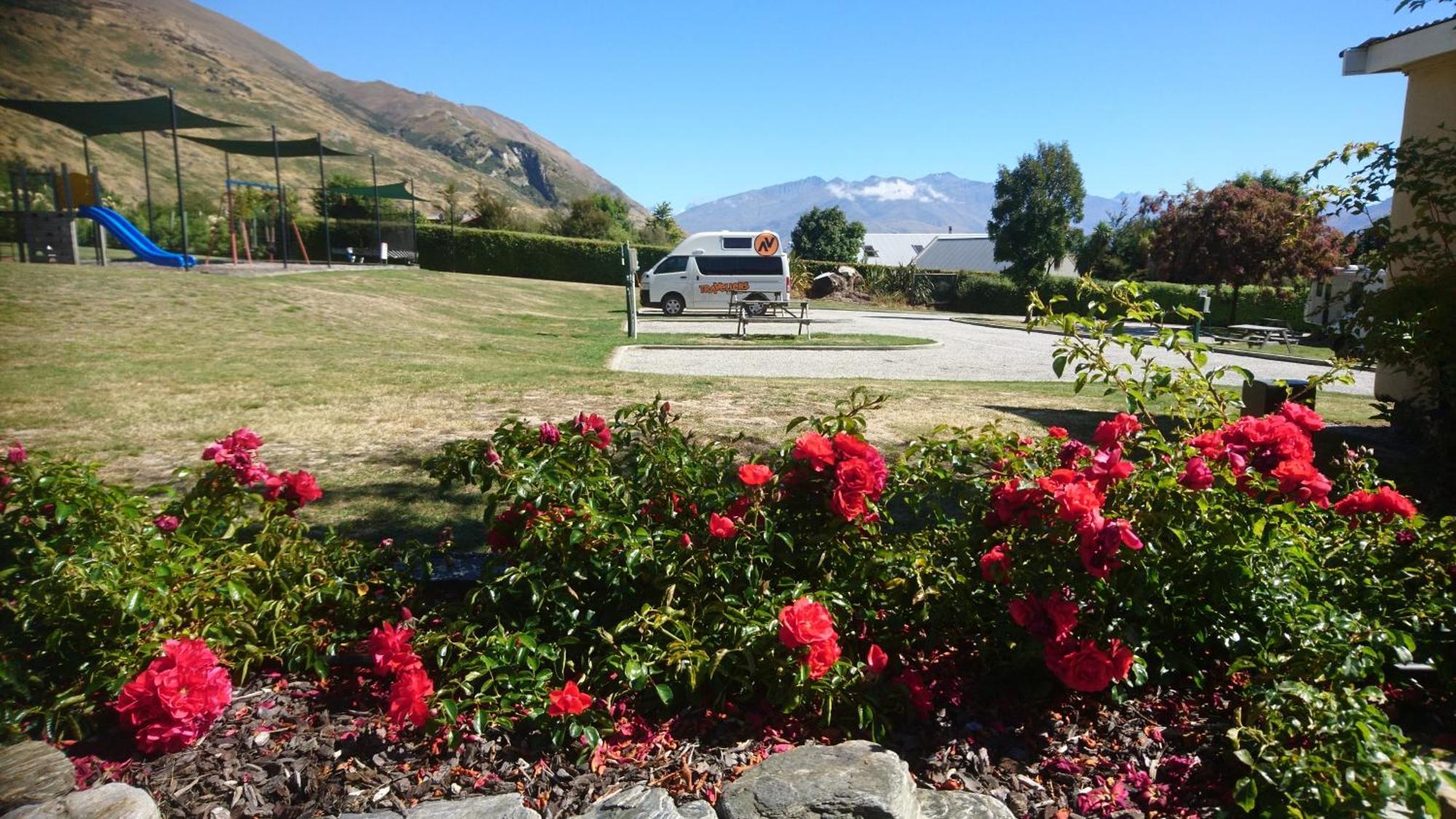 Wanaka Top 10 Holiday Park Hotel Exterior photo