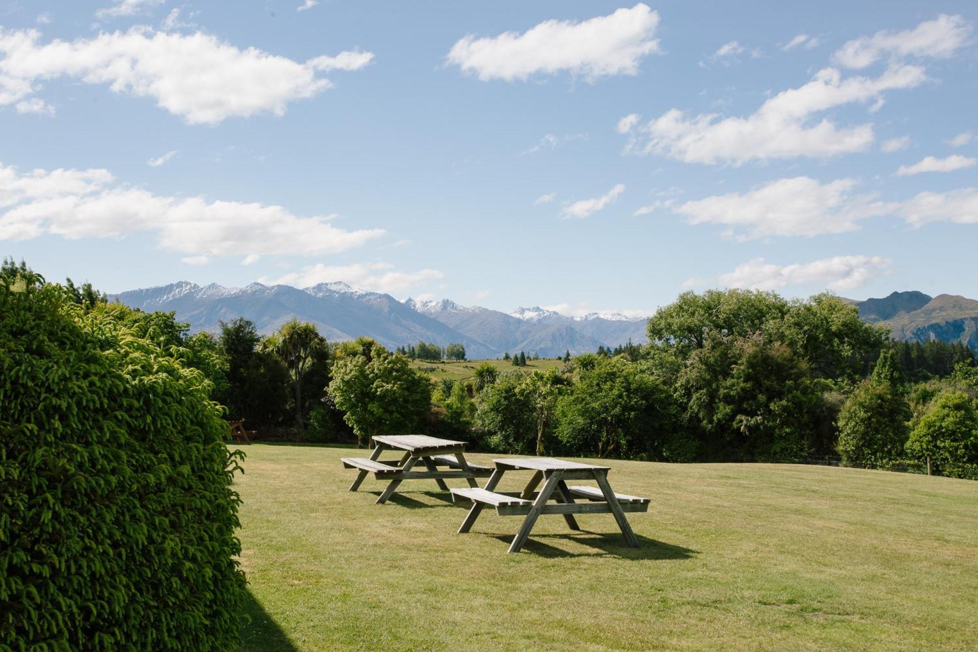 Wanaka Top 10 Holiday Park Hotel Exterior photo