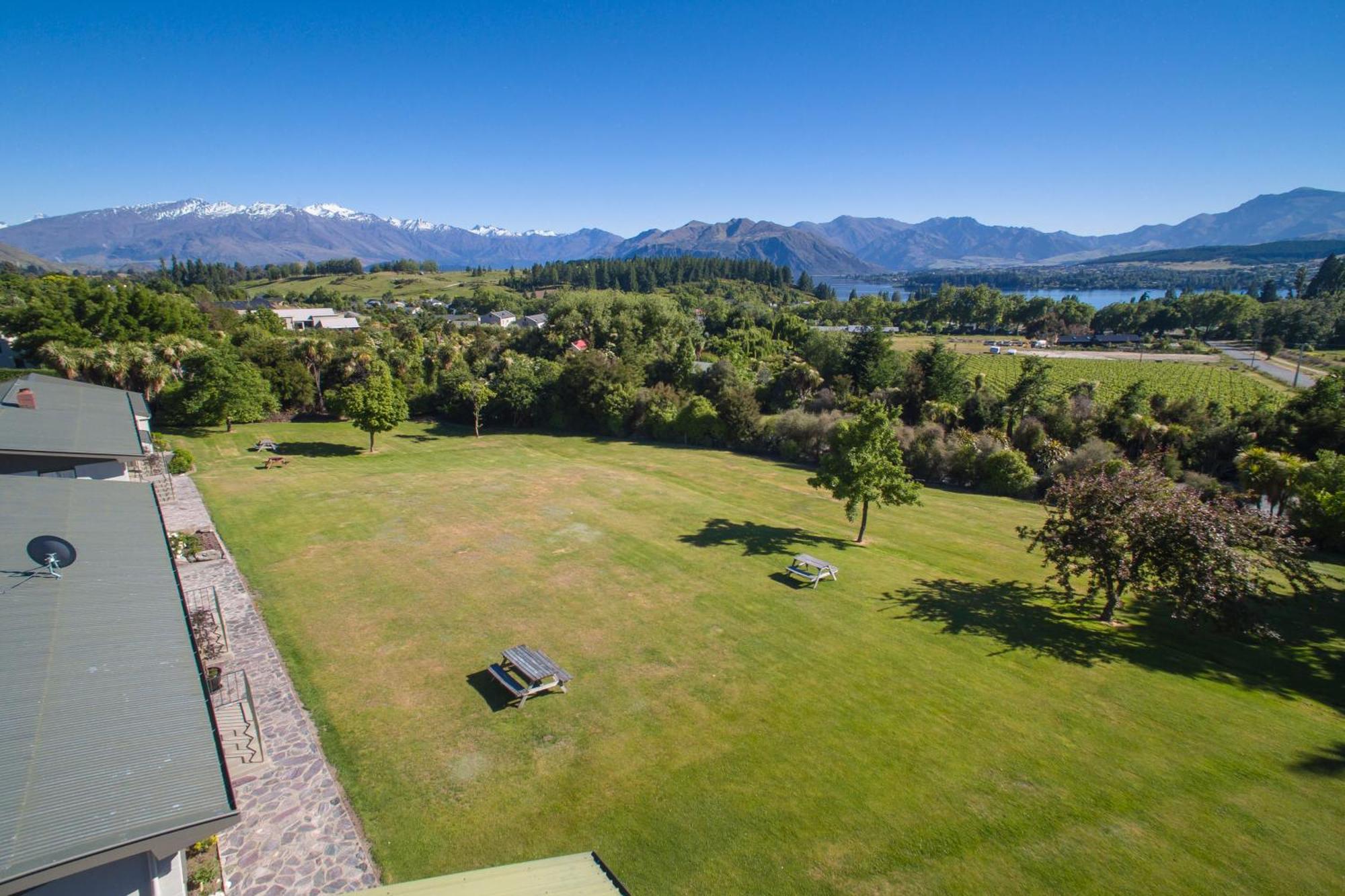 Wanaka Top 10 Holiday Park Hotel Exterior photo