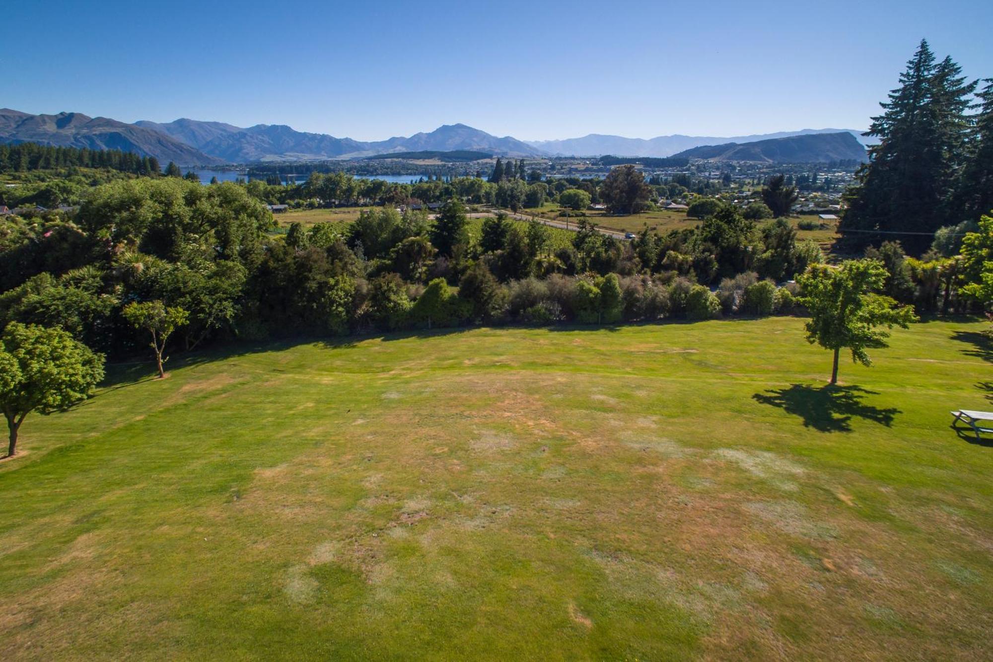 Wanaka Top 10 Holiday Park Hotel Exterior photo