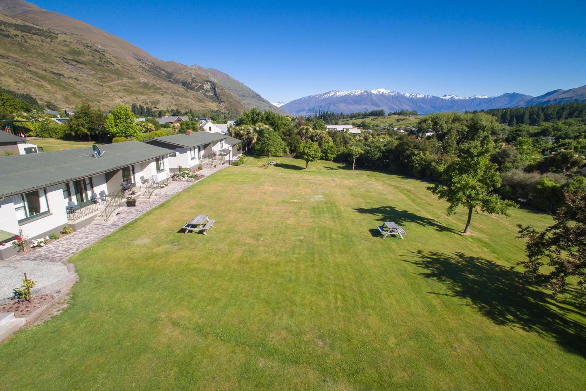 Wanaka Top 10 Holiday Park Hotel Exterior photo